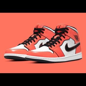 Air Jordan 1 MID SE - Turf Orange